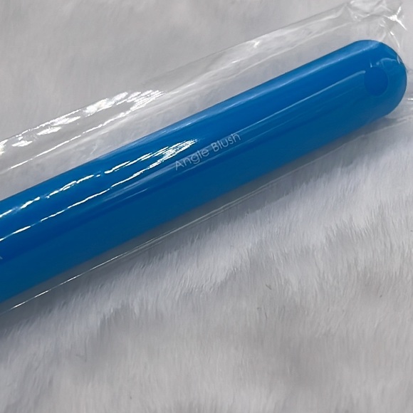 4/$25 MODA Neon Blue Angled Contour Blush Brush - Picture 2 of 4